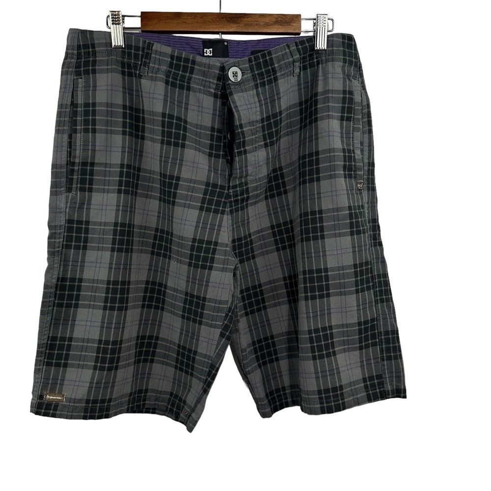 DC Mens Chino Shorts Gray Black Purple Plaid Flat Front Casual Pockets 34 *FLAW*